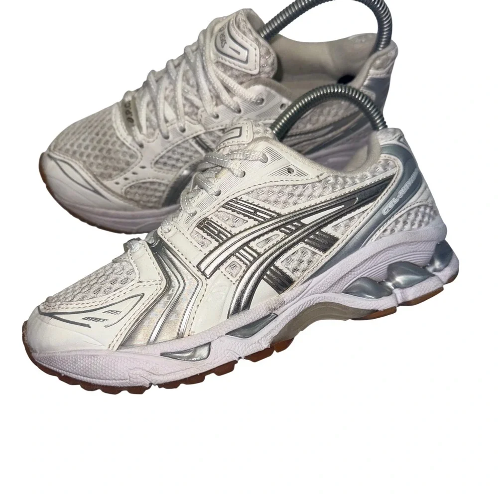 Asics Gel-Kayano 14 A.P.C. Women 6 White Silver Metallic Sneakers Graphite Moon
